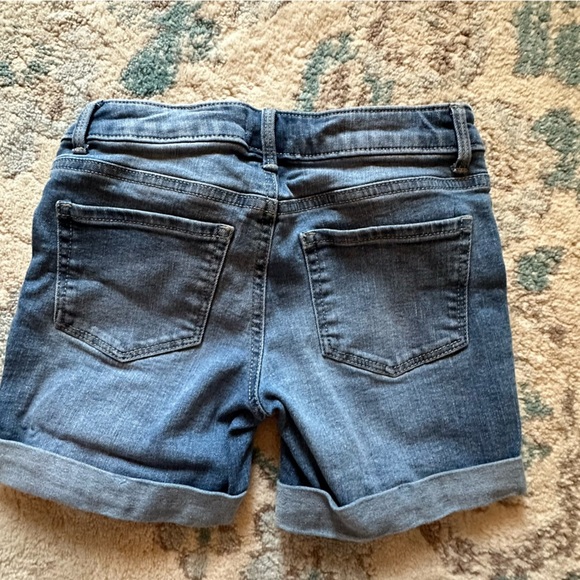 ๐3/$20๐ SO embroidered summer shorts size 8 - Picture 8 of 8
